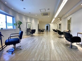 ディスイズザヘアドットオー 仙台一番町(This_is_the_hair.0)の写真/【完全予約、担当者制】座席の間隔が広いプライベート空間と丁寧な技術でリピート率約98%を誇るサロン！