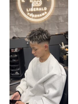 フランクスバーバーリベラルド 横浜(FRANK'S BARBER LIBERALD) MEN’S HAIR/ツイストジェット/フェード/ホワイトメッシュ　S