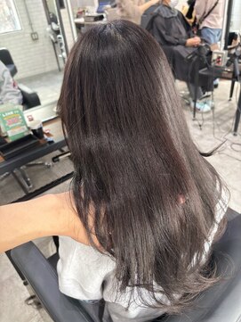 ジーナ 博多(Zina) グレージュカラー/艶髪/レイヤーカット/TAKATO