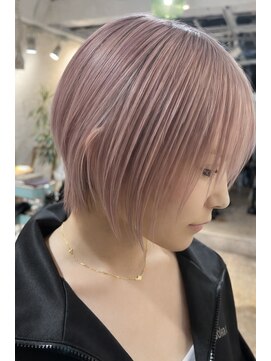 ロア インターナショナル 新宿店(LoA International) 【新宿】ホワイトピンクショートウルフカットレイヤーカット