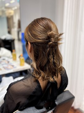 アピッシュ ギンザ(apish ginza) 韓国風カチモリハーフアップでこなれアレンジ♪