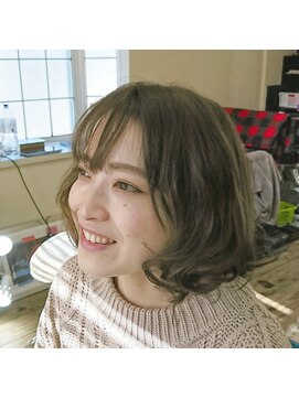 チチヘアーワークス(titi HAIR WORKS) ミディアムカールスタイル
