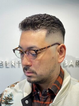 リバティシェアバーバー 銀座2nd(LIBERTY SHARE BARBER)の写真/デキる男の身だしなみはお任せ！一流のStylistが頭皮から肌のケアまでをトータルケア<理容室>銀座