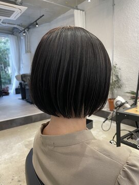 ピボット 北千住(PIVOT) 大人可愛い20代30代40代黒髪前下がりショートボブ丸みショート