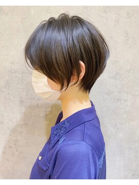 アヴァロン(AVALON) 30代/40代/50代・絶壁解消・小顔前下がりショートボブ【中村】