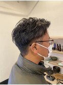 毛流れをつくり直毛でも動かすパーマ