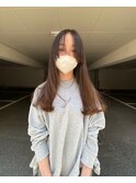 ラウンドのサイドバングとロングスタイル