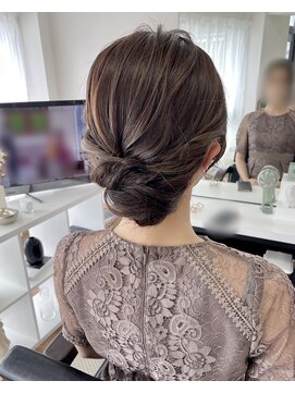 オウン(AUN) スッキリ大人アップスタイル