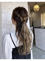 ドアヘアプラス(DooR hair+) ふわふわハーフアップ