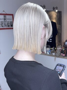 ブレイズヘアー(BLAZEhair) 【切りっぱなしボブ】ホワイトミルクティ×ブリーチ３回