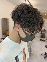 センターパート波巻きパーマスパイラルパーマツイストスパイラル