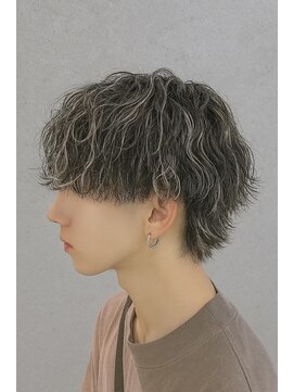 コワファーストナガサキシャンプーボーイ(COIFF1RST NAGASAKI SHAMPOO BOY) 波巻きパーマ　ハイライト　マッシュ　ツーブロック　韓国ヘア