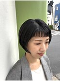 ショートボブ　オン眉前髪パーマ