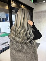 アネラ 大宮(Anela)&nbsp;ホワイトシルバー×ローライトエクステ♪