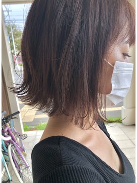 フランジェッタヘアー(Frangetta hair) 外ハネボブ