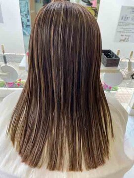 スタッフ イット ヘアー ハイライトカラー♪