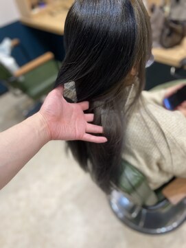 ヘアサロンアンドヘアメイクディー(hair salon hair make D) D くすみブルー☆伸びても根元が気になりにくいインナーカラー☆