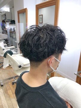 ヘッズ 本八幡店(HEADS) MEN'S HAIR センターパート ツイストスパイラル コンマヘア