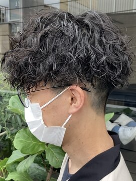 ウェイビーエフティフィフス 横浜西口(WAVEY ft.fifth) 波巻きスパイラルツイストスパイラルパーママッシュメンズヘア