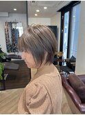 30代40代50代◎白髪ぼかし×くびれショート