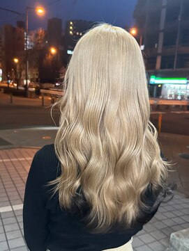 ティントバイアロブリーチ 大阪梅田(tint by alo bleach) 【KENT】プラチナブロンド《大阪梅田駅》