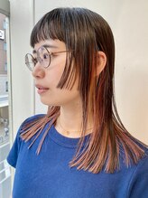 ヒュー(Hue) どんなファッションにも合うミディアムモード