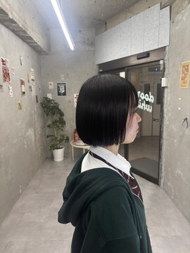 ドアホワイト(door white) 韓国風ミニボブ