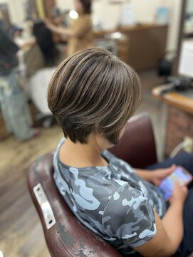 アート(art) くびれショート＋アッシュブラウン