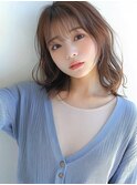 マロンベージュ ミディアム ウェーブ巻きアレンジ 透明感