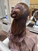 ヴィサージュプラス(VISAGE plus)&nbsp;ウエディングにも♪可憐さ引き立つハーフアップ