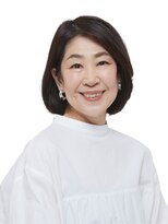 ブロッサム プロデュースド バイ エガオ(Blossom PRODUCED by EGAO)&nbsp;サイド分けで上品に◎ミディアムボブ