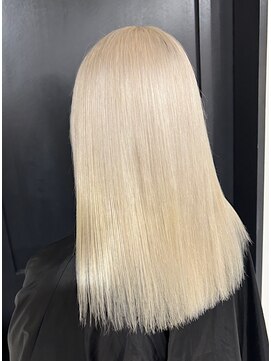 フリーク(FLEEK) ブロンドヘア