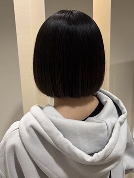 ディックス 浜野店(dix) 乾かすだけでまとまる◎艶カラーの大人ミニボブ