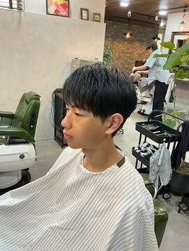 オールマンバーバーショップ 流山おおたかの森(Allman Barbershop) 波巻きツイストスパイラル/センターパート/流山おおたかの森