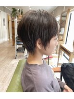 バース プレイス(BIRTH PLACE)&nbsp;シャープなコンパクトショート