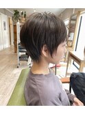 シャープなコンパクトショート