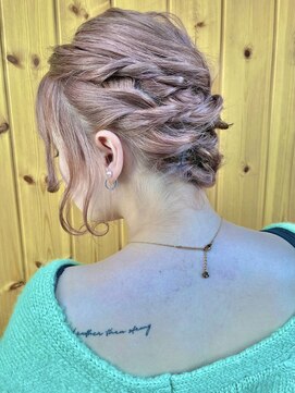 ブゾン(buZon) 編み込みアレンジ×ピンクベージュ