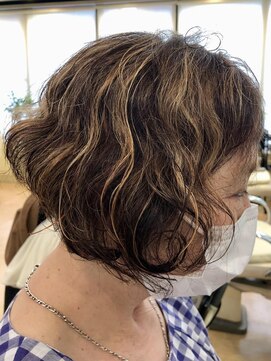 イムス マドモアゼル(imus MADOMOAZEL) アシメショートボブ