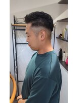 サロン クィ ベルジョーネ(SALON QUI BELLGIONE) フェードカット オールバック