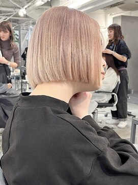 フォト 新宿三丁目(foto) ブリーチハイトーンホワイトグレージュダブルカラーボブ/新宿