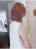 ピンクベージュ