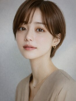 ラブーム(La Boom)の写真/大人女性に選ばれる「絶壁解消ショート」白髪ぼかしとも相性抜群のスタイルで,横顔まで美しい洗練ヘアを◎