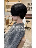 横顔美人ショートスタイル