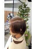ピンクハッシュカットくびれショートヨシンモリ