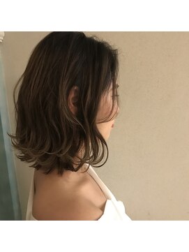 ロンド 銀座(Lond) 大人可愛いナチュラル外ハネ 担当:石畑結華