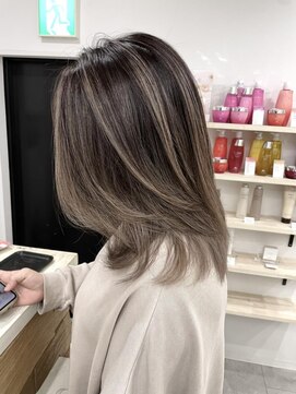 ジゼル(gisele) (小山)バレイヤージュ