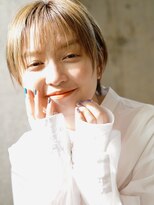 ライラ(Lyla)&nbsp;顔まわりのレイヤーが可愛い　ハイトーン丸みショート