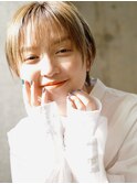 顔まわりのレイヤーが可愛い ハイトーン丸みショート