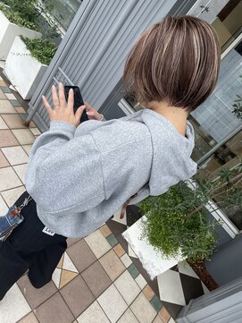 ヘアメイク アース 秋田仁井田店(HAIR & MAKE EARTH) コントラストハイライト　ショートボブ