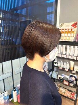 デイジー(Daisy) 小顔丸みショートボブスタイル